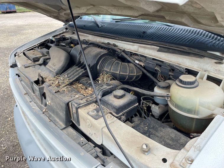 image for item LY9656 2001 Ford Econoline E250  van