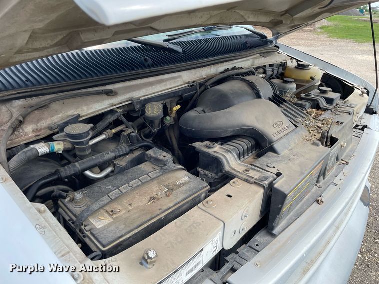 image for item LY9656 2001 Ford Econoline E250  van