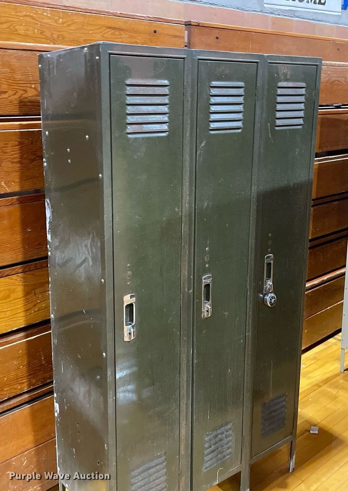 image for item LY9761 (9) locker sets