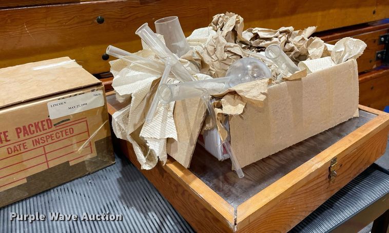 image for item LY9762 Office supplies and equipment