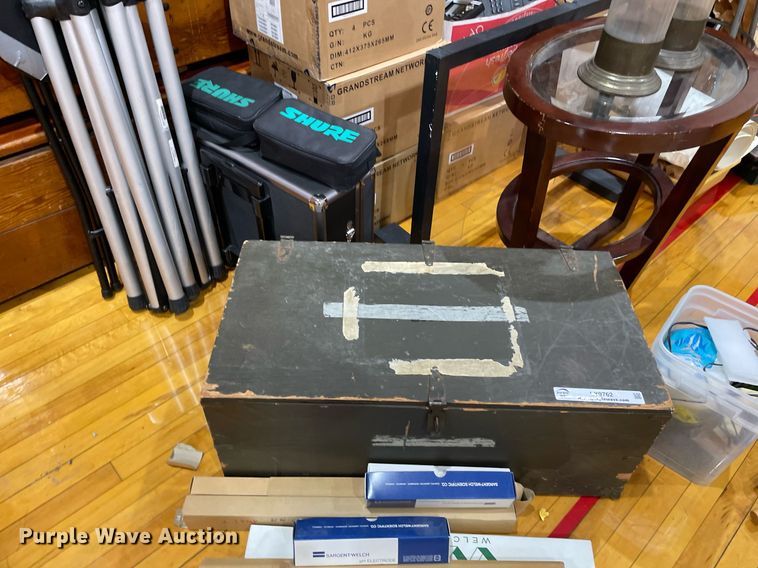 image for item LY9762 Office supplies and equipment