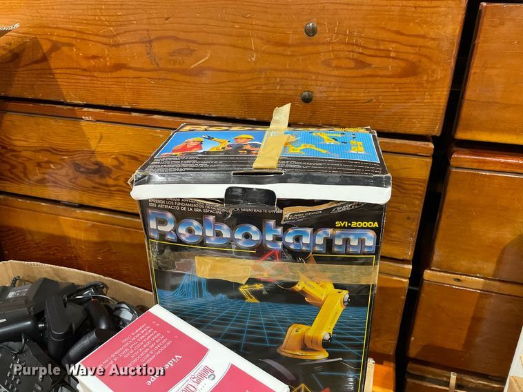 image for item LY9762 Office supplies and equipment