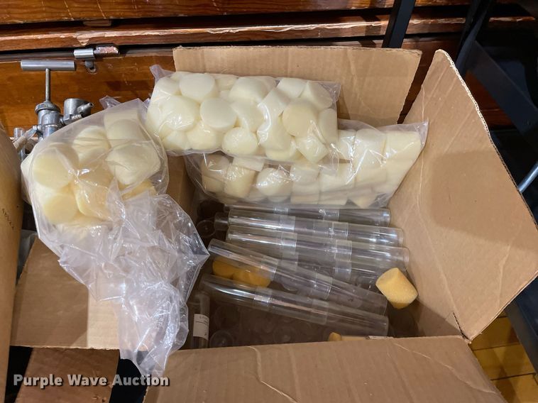 image for item LY9762 Office supplies and equipment