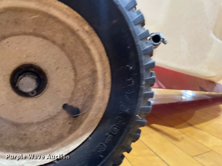 image for item LY9763 (2) sprayers