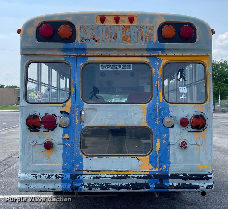 image for item LY9773 2000 Chevrolet Express G3500  school bus