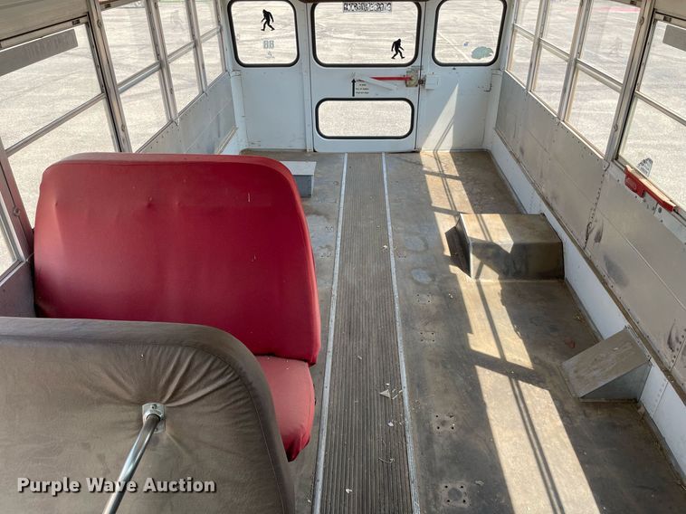 image for item LY9773 2000 Chevrolet Express G3500  school bus