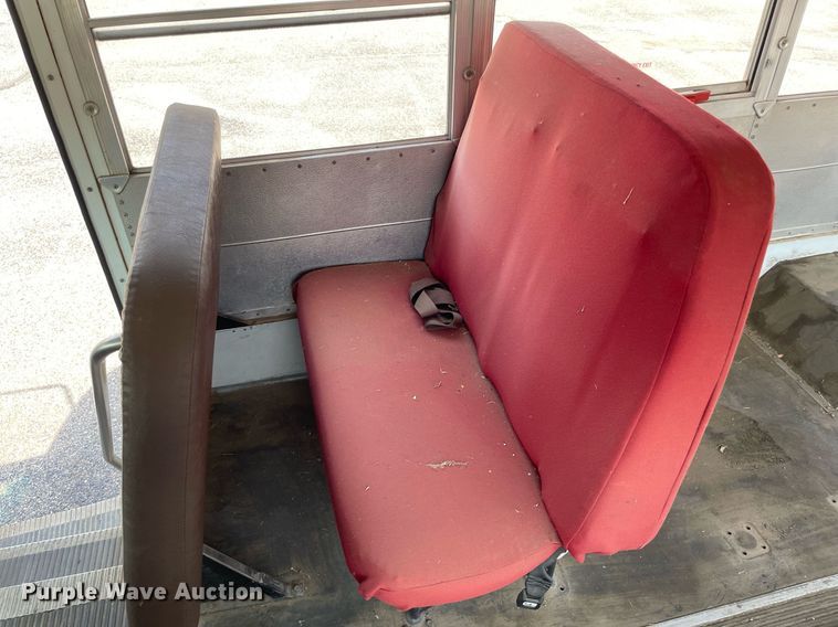 image for item LY9773 2000 Chevrolet Express G3500  school bus