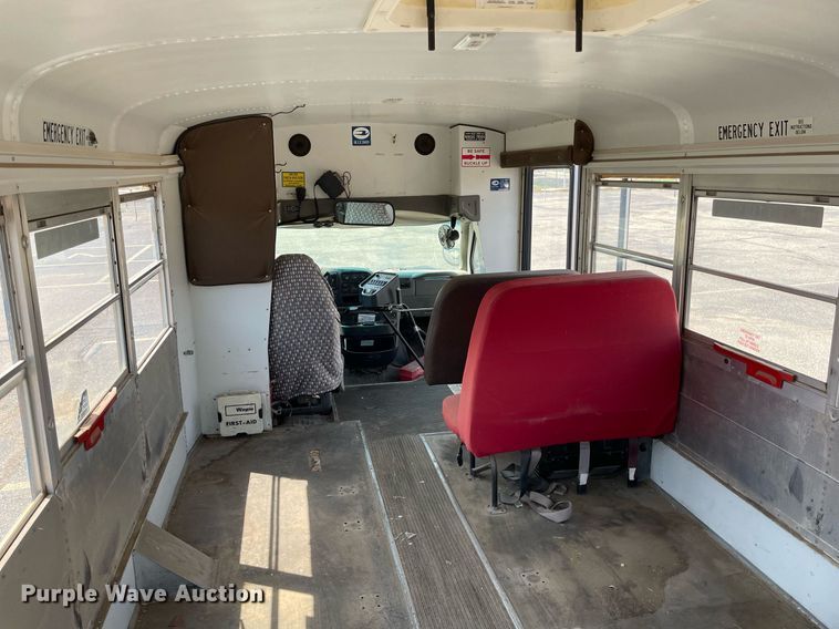 image for item LY9773 2000 Chevrolet Express G3500  school bus