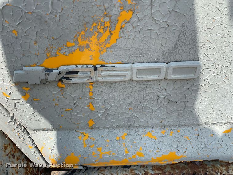 image for item LY9773 2000 Chevrolet Express G3500  school bus