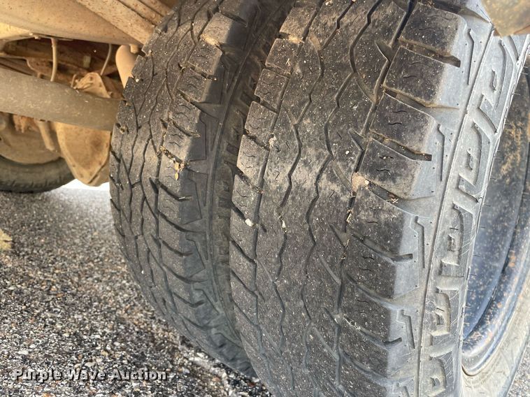 image for item LY9773 2000 Chevrolet Express G3500  school bus