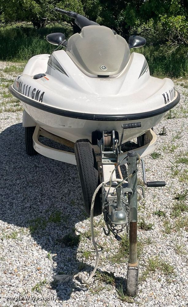 image for item LY9780 2000 Yamaha Wave Runner SUV 1200  personal watercraft