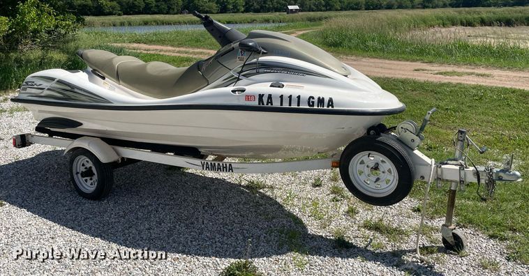 image for item LY9780 2000 Yamaha Wave Runner SUV 1200  personal watercraft