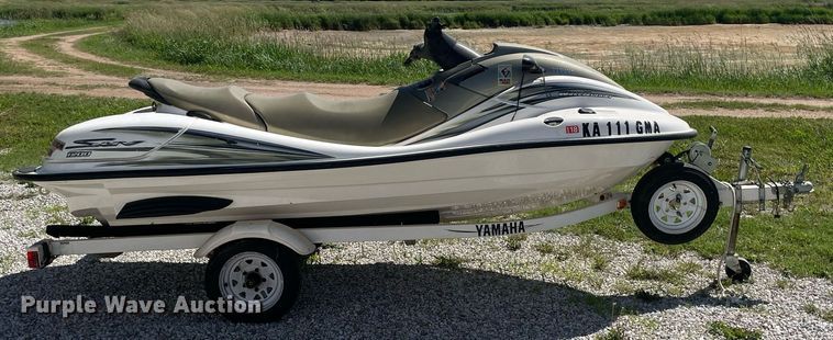 image for item LY9780 2000 Yamaha Wave Runner SUV 1200  personal watercraft