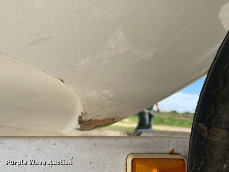 image for item LY9780 2000 Yamaha Wave Runner SUV 1200  personal watercraft