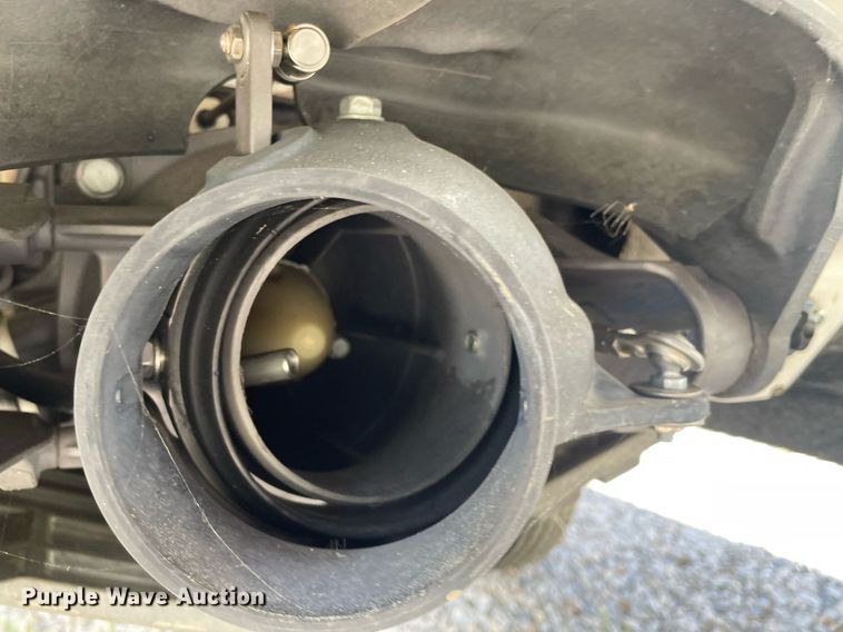 image for item LY9780 2000 Yamaha Wave Runner SUV 1200  personal watercraft