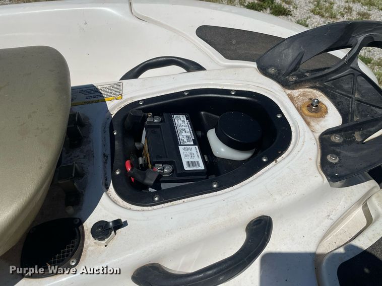 image for item LY9780 2000 Yamaha Wave Runner SUV 1200  personal watercraft