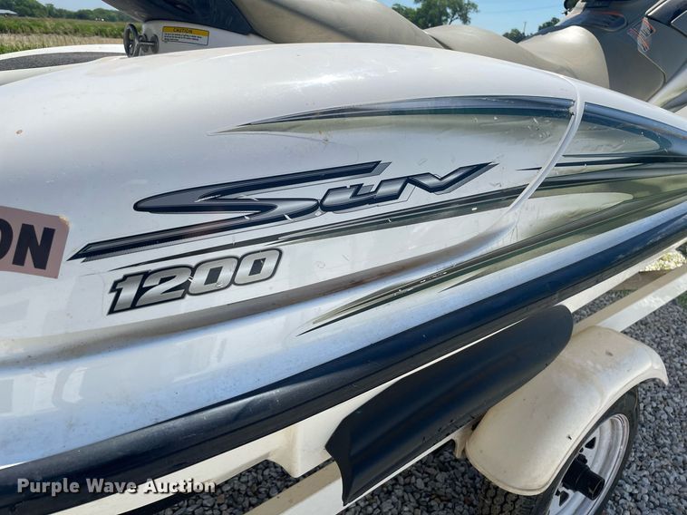 image for item LY9780 2000 Yamaha Wave Runner SUV 1200  personal watercraft