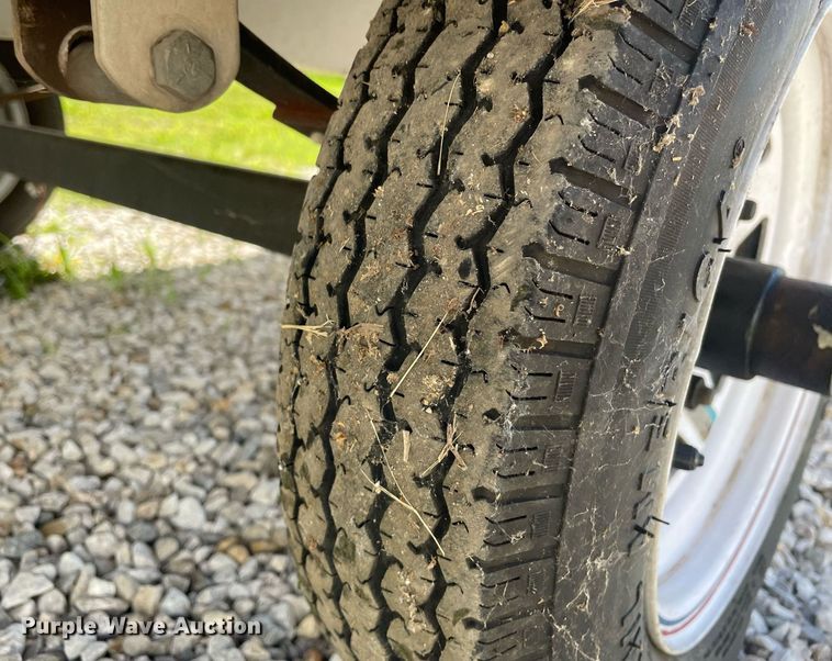 image for item LY9780 2000 Yamaha Wave Runner SUV 1200  personal watercraft