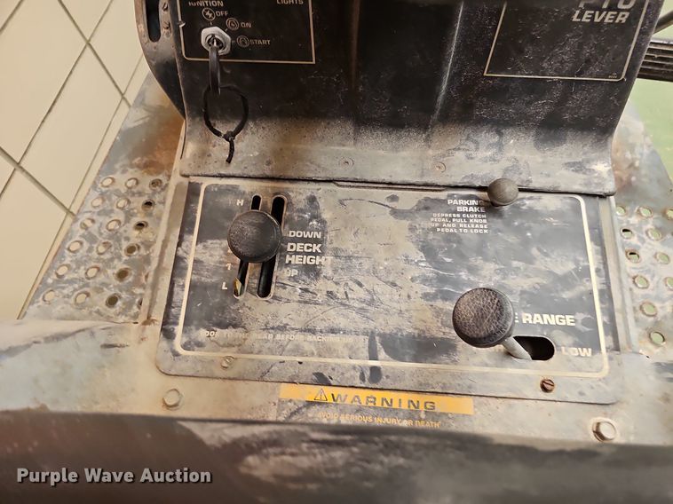 image for item MD9833 White GT-1855  lawn tractor