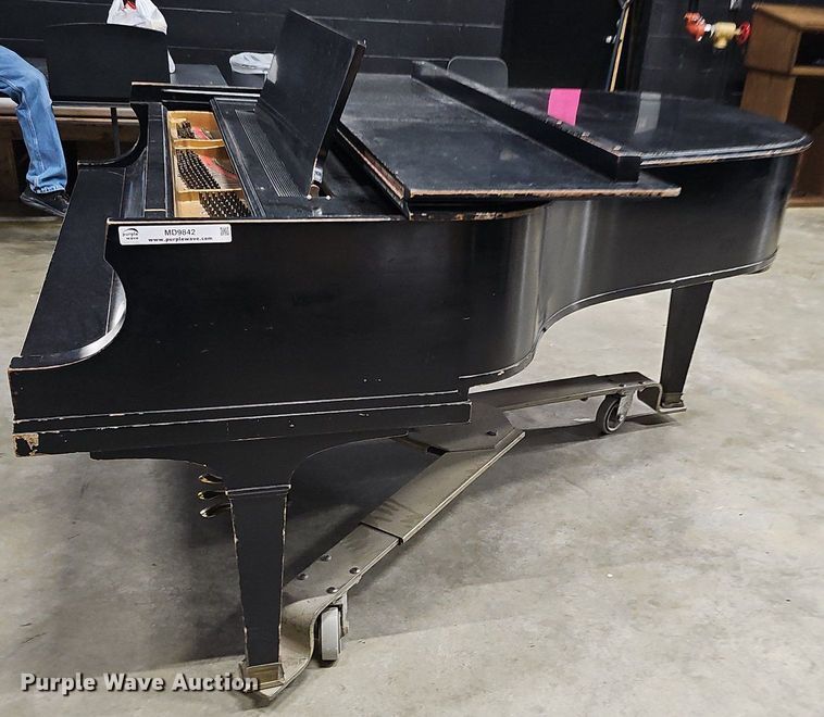 image for item MD9842 Baldwin  baby grand piano