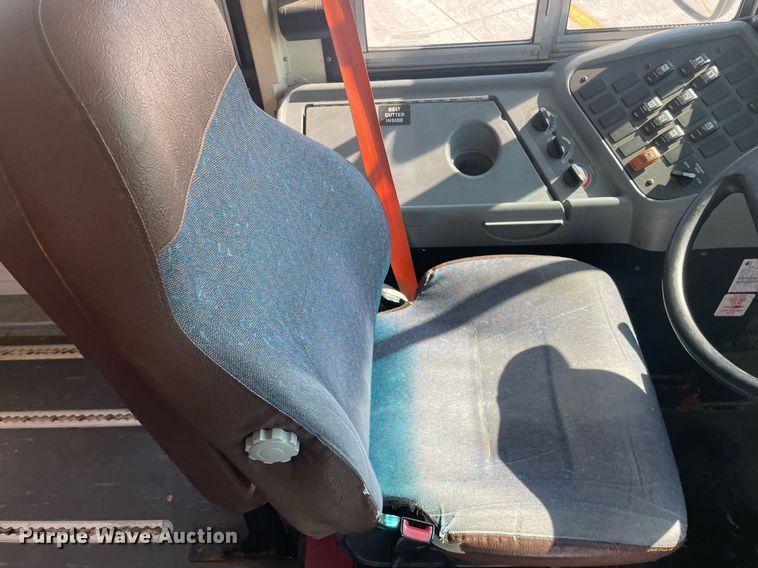 image for item ME9858 2015 IC Corporation PC105  school bus