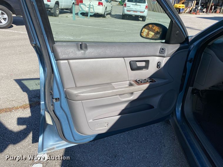 image for item MG9882 2006 Ford Taurus