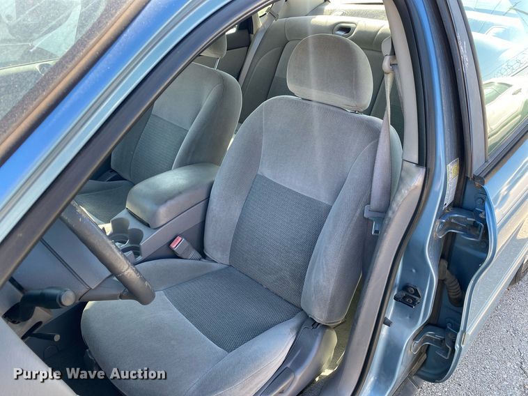 image for item MG9882 2006 Ford Taurus