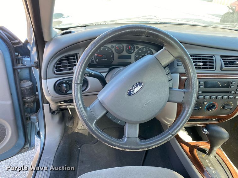 image for item MG9882 2006 Ford Taurus