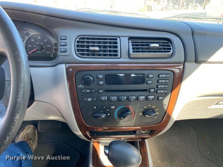 image for item MG9882 2006 Ford Taurus