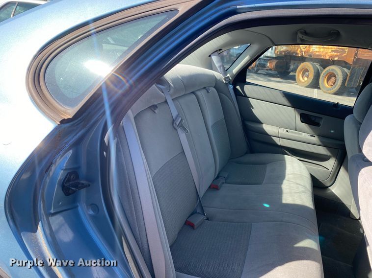 image for item MG9882 2006 Ford Taurus