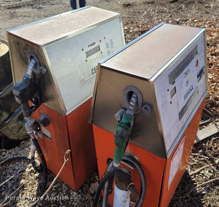 image for item MH9729 (2) fuel pumps