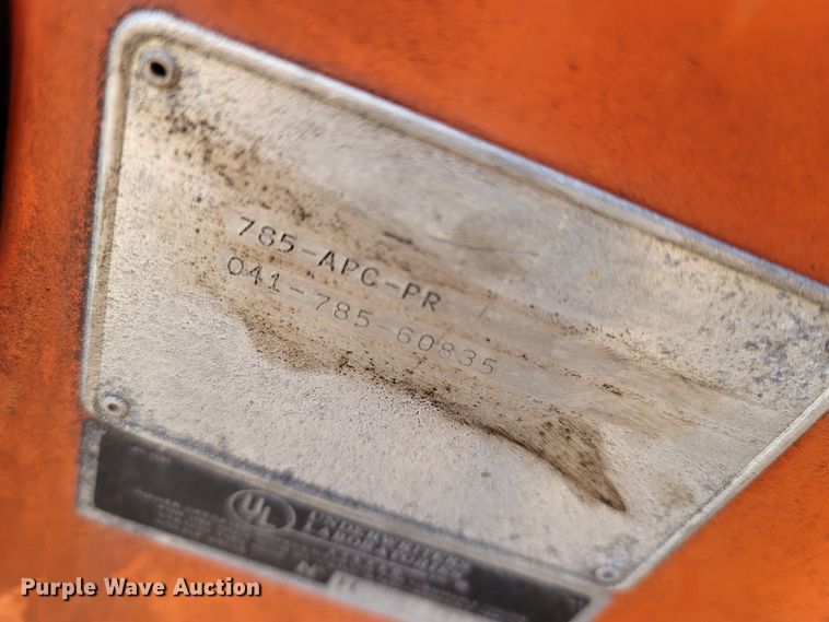 image for item MH9729 (2) fuel pumps