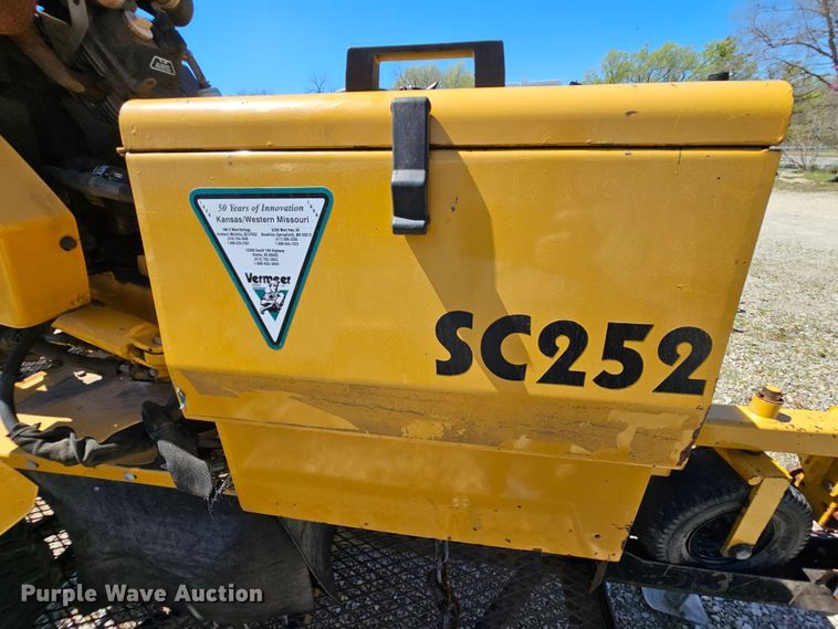 image for item MI9479 2001 Vermeer SC252  stump grinder