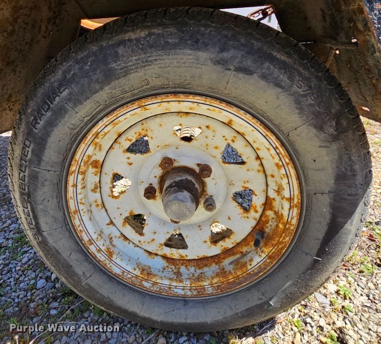 image for item MI9479 2001 Vermeer SC252  stump grinder