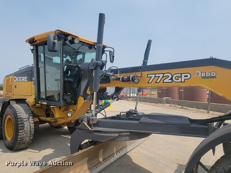 image for item ML9387 2016 John Deere 772GP  motor grader
