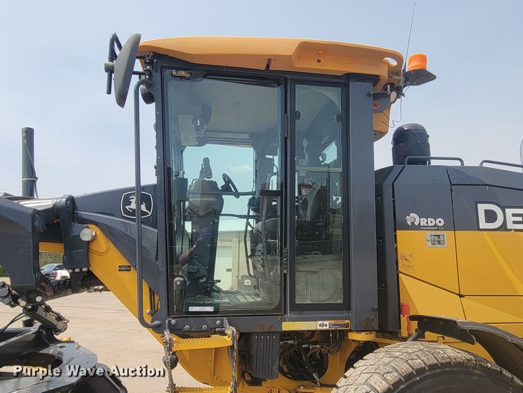 image for item ML9387 2016 John Deere 772GP  motor grader