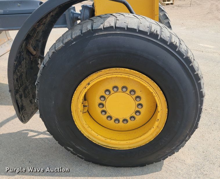 image for item ML9387 2016 John Deere 772GP  motor grader