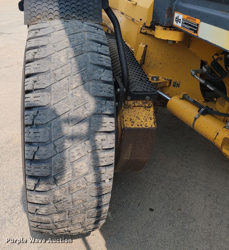 image for item ML9387 2016 John Deere 772GP  motor grader