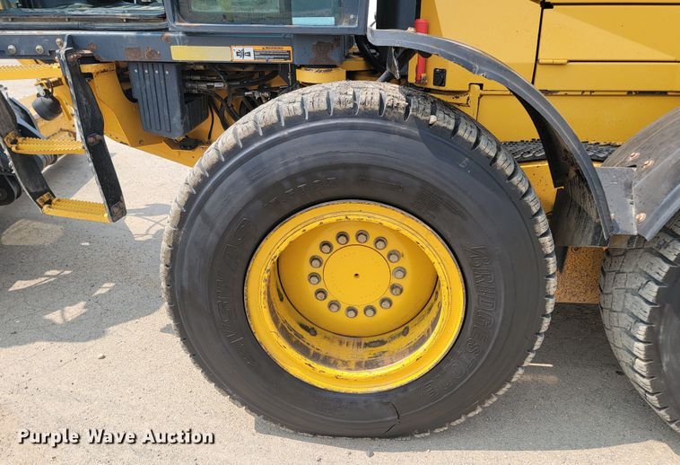 image for item ML9387 2016 John Deere 772GP  motor grader