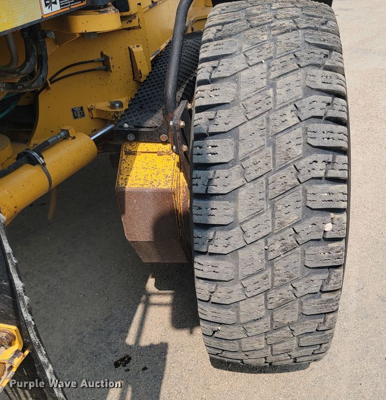 image for item ML9387 2016 John Deere 772GP  motor grader