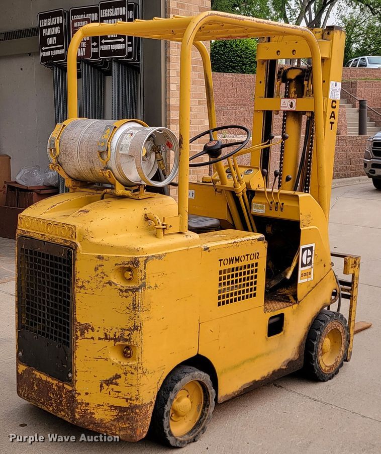 image for item ML9389 Towmotor 502SLP5024  forklift