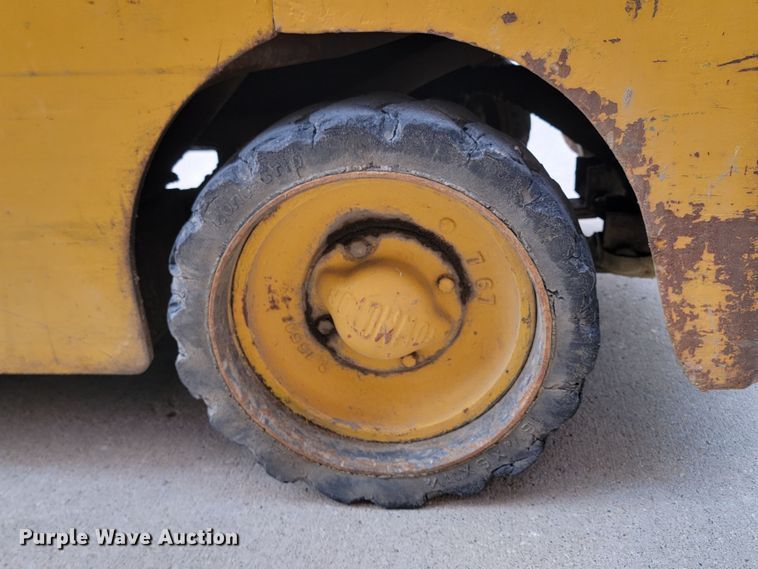 image for item ML9389 Towmotor 502SLP5024  forklift