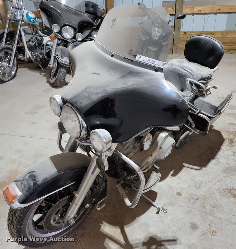 image for item ML9395 1998 Harley Davidson FLHT  motorcycle