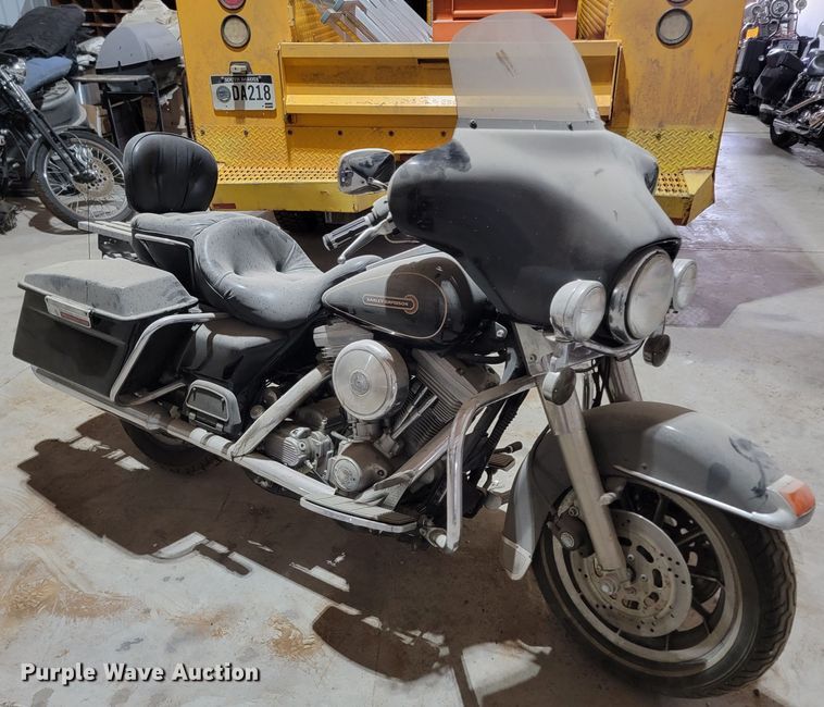 image for item ML9395 1998 Harley Davidson FLHT  motorcycle