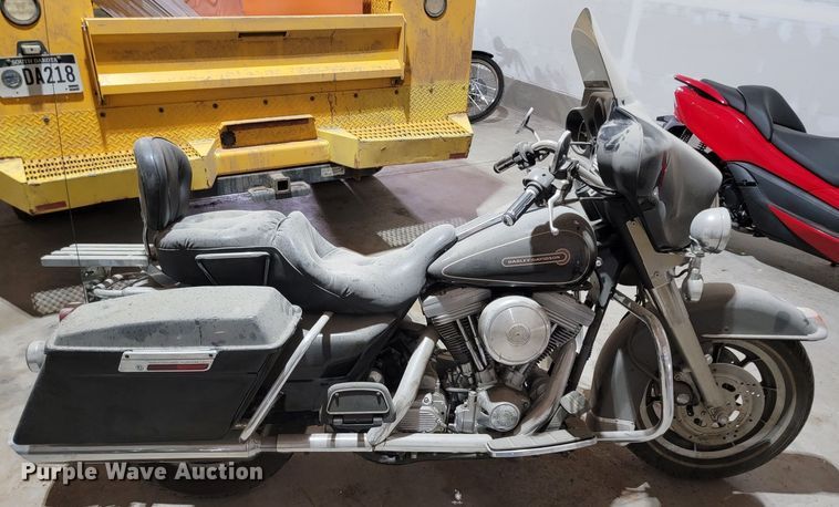 image for item ML9395 1998 Harley Davidson FLHT  motorcycle