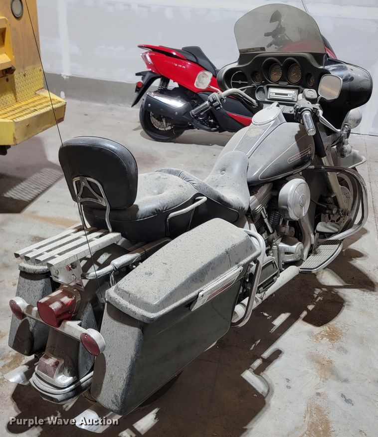 image for item ML9395 1998 Harley Davidson FLHT  motorcycle