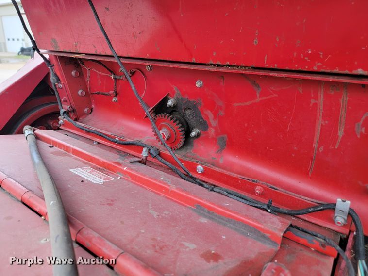 image for item ML9434 1981 International 1420 Axial-Flow  combine