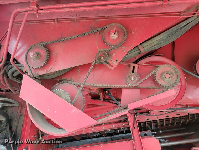 image for item ML9434 1981 International 1420 Axial-Flow  combine