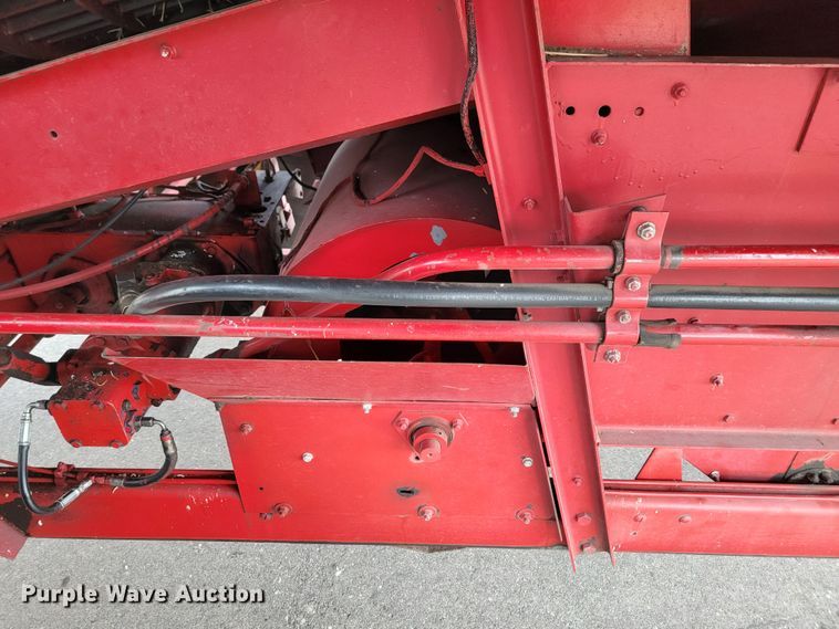 image for item ML9434 1981 International 1420 Axial-Flow  combine