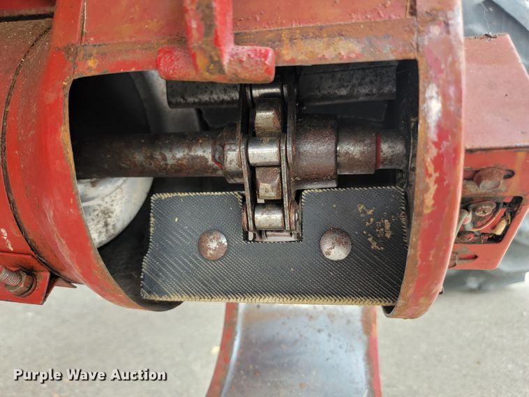 image for item ML9434 1981 International 1420 Axial-Flow  combine